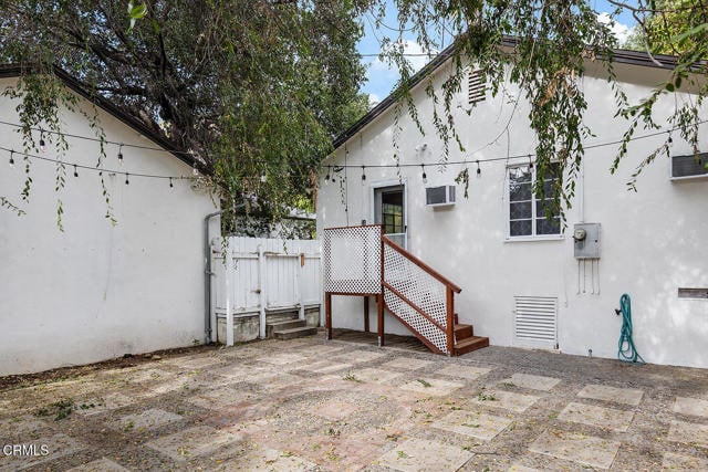 Building Photo - 1070 E Woodbury Rd