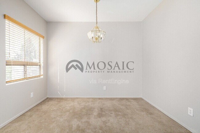 Building Photo - 280 S Elizabeth Way