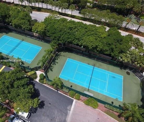 Building Photo - 19655 E Country Club Dr