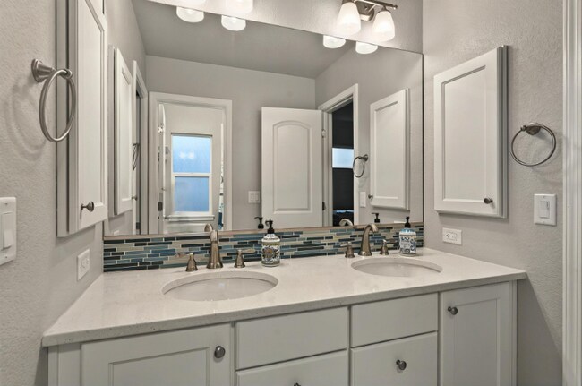 Building Photo - 4105 New Santa Fe Trail