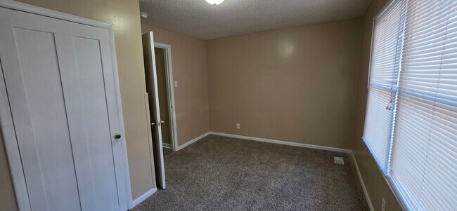 Building Photo - 2108 Hill St NW