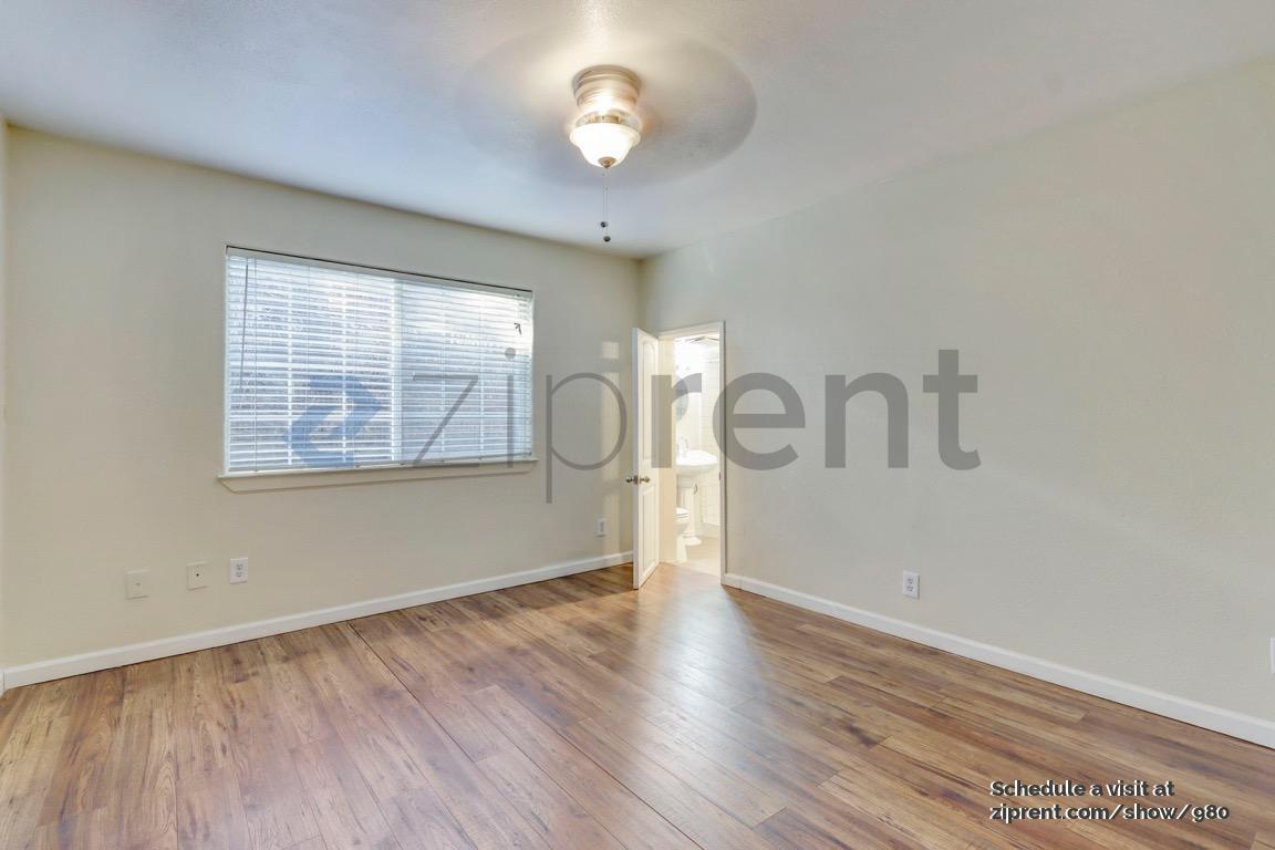 Building Photo - 364 N 9th St