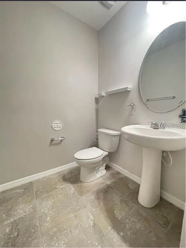 Building Photo - 16525 Outter Grv Aly