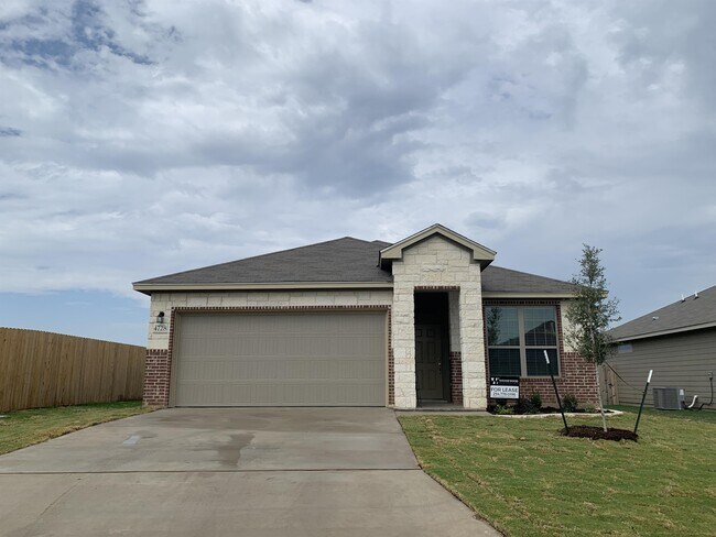 Building Photo - 4728 Fawn Valley Dr