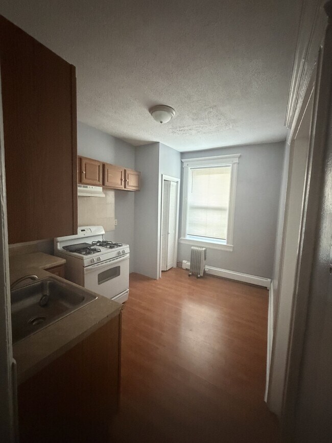 Building Photo - 209 Garfield Ave