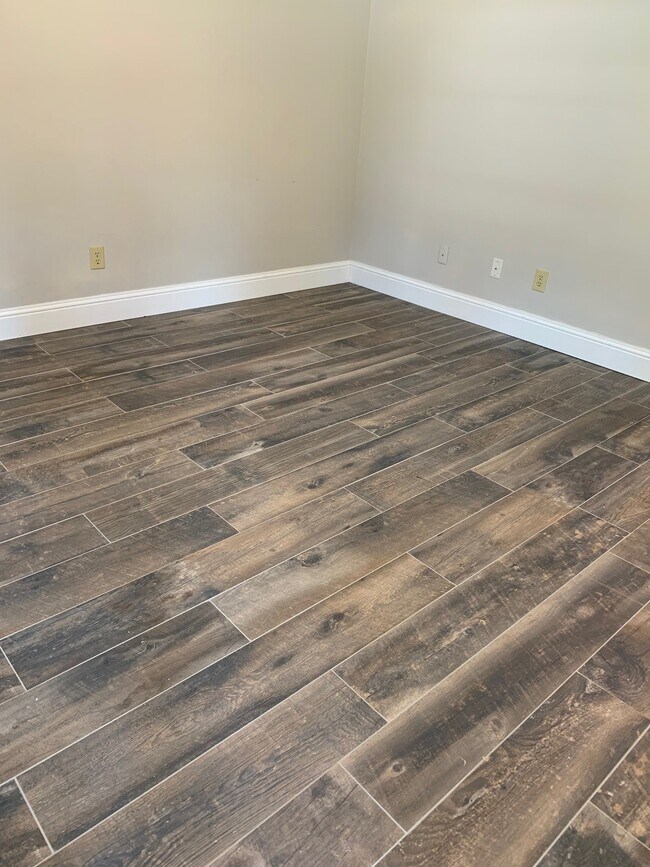 Building Photo - 1021 Autumn Cir