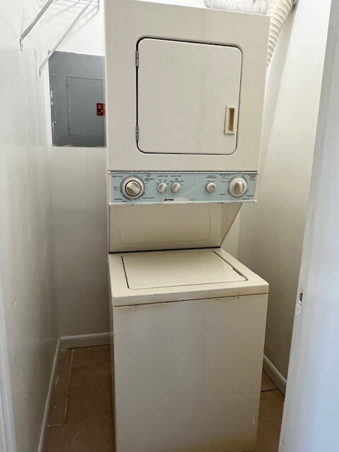 Washer/Dryer - 9741 Fontainebleau Blvd