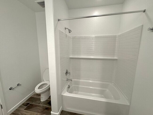 Building Photo - MOVE IN READY! New 5-Bedroom Home in Goody...