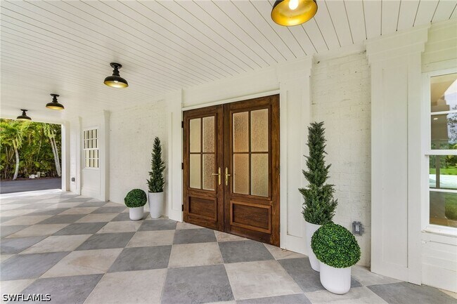 Building Photo - 6155 Standing Oaks Ln