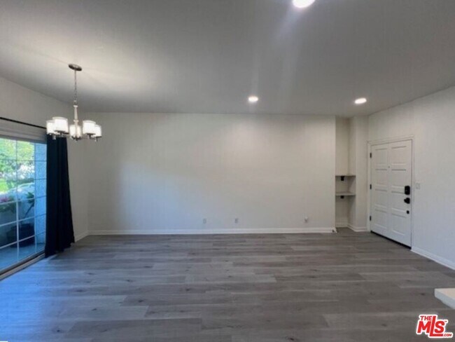 Building Photo - 3261 Sawtelle Blvd
