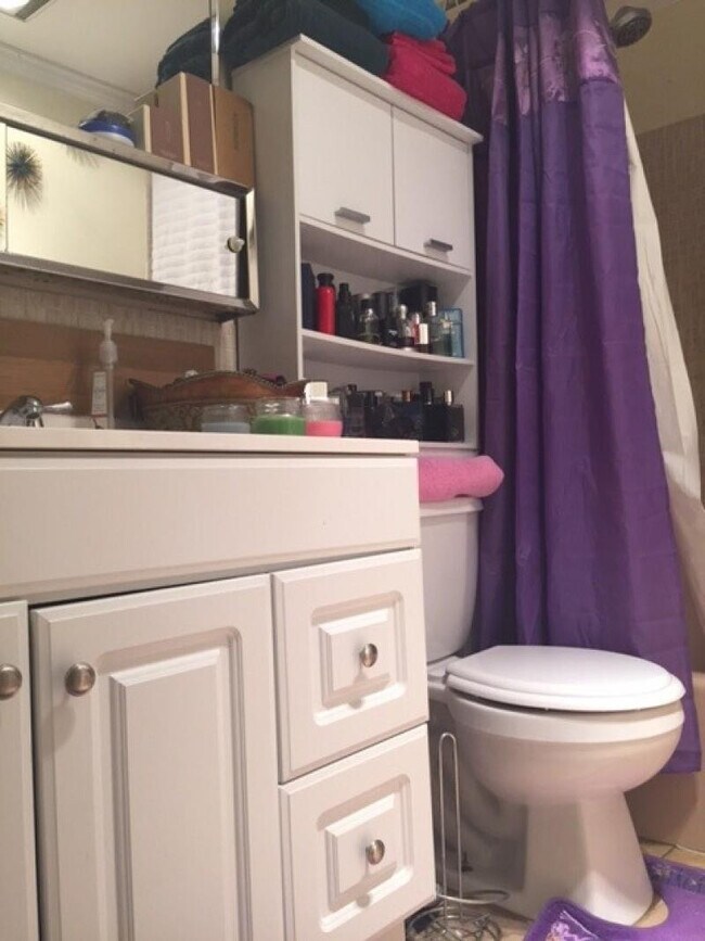 Building Photo - 1715 NE Miami Gardens Dr