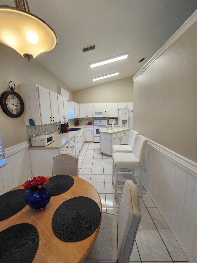 Building Photo - 17817 SE 115th Ct