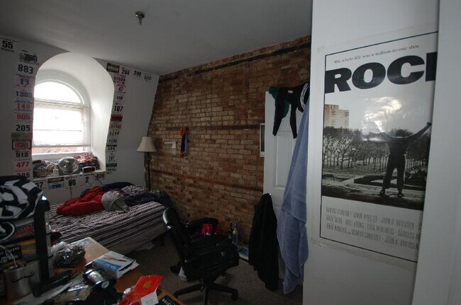 Building Photo - 168 Northampton St