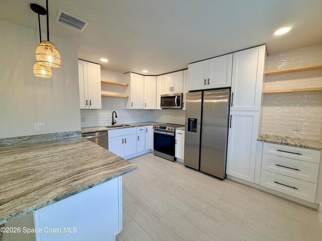 Building Photo - 909 S Colonial Ct