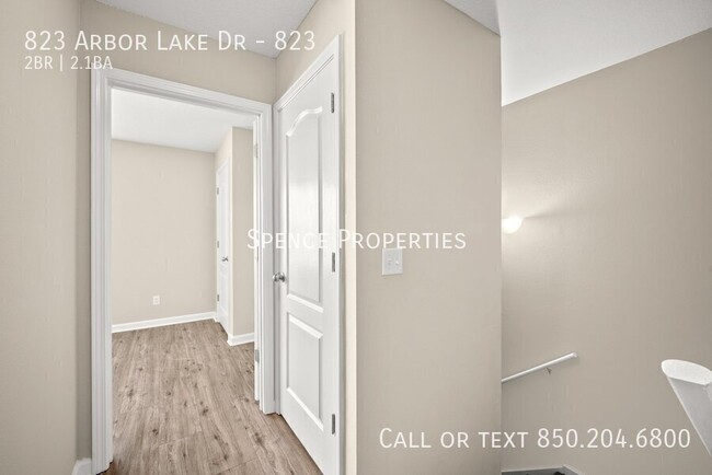 Building Photo - 823 Arbor Lake Dr