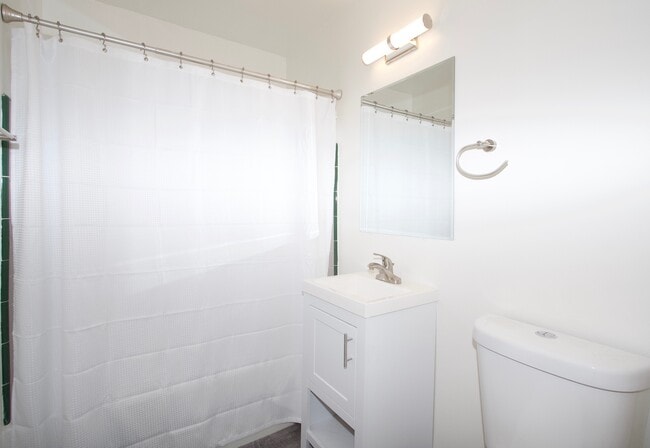 Building Photo - Centrally located 1 Bedroom 1 Bath Apartment Near SDSU & Talmadge!