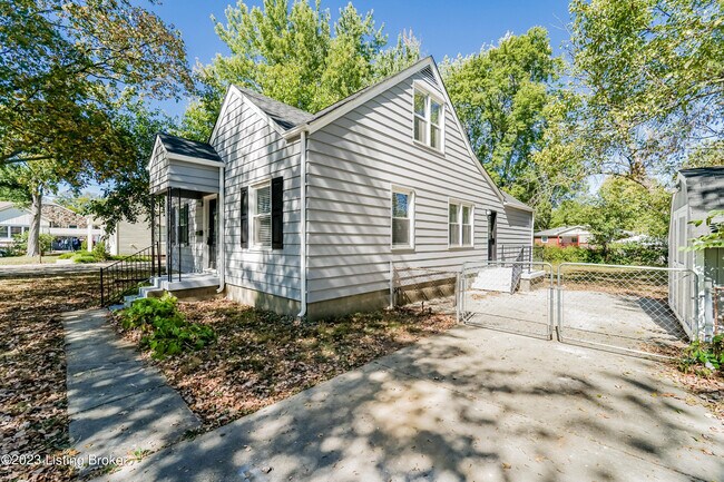 Building Photo - 5579 Bruce Ave