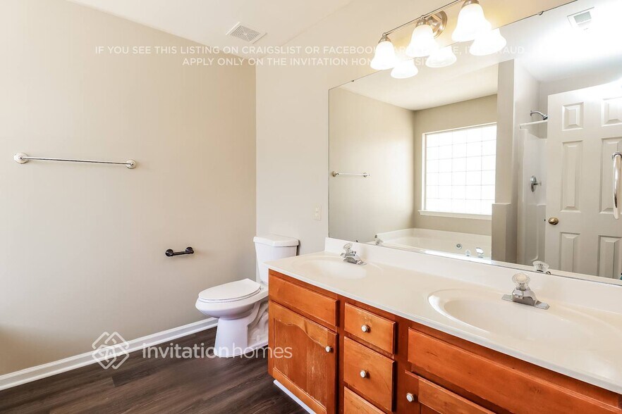 Building Photo - 3924 Chatterleigh Dr