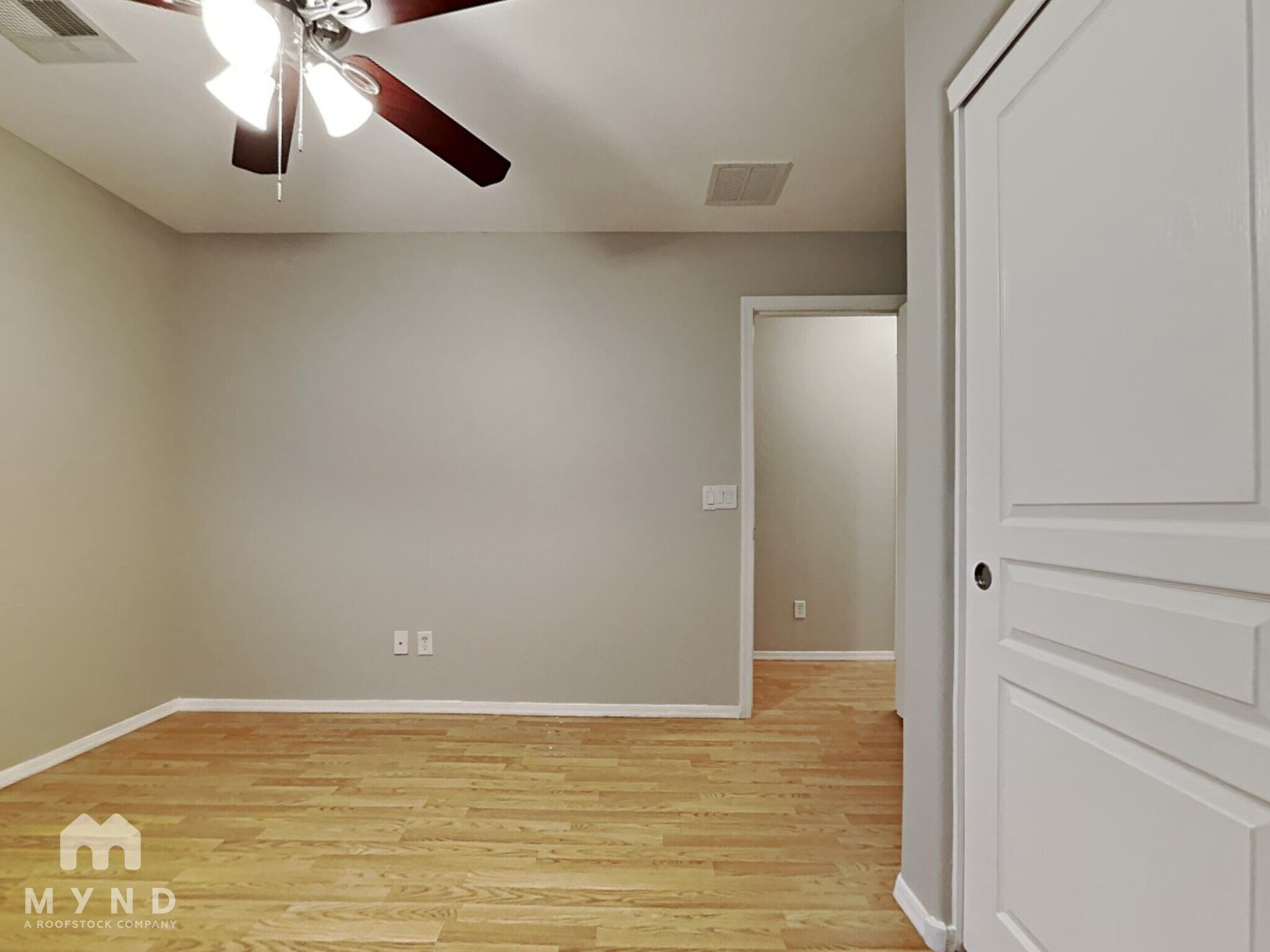 Building Photo - 1423 E Poncho Ln
