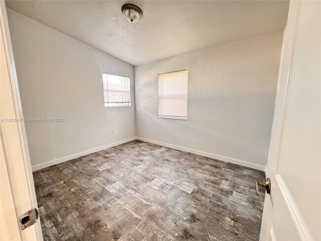 Building Photo - 3501 SW 41st St