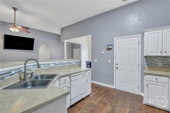 Building Photo - 1506 Bradley Blvd