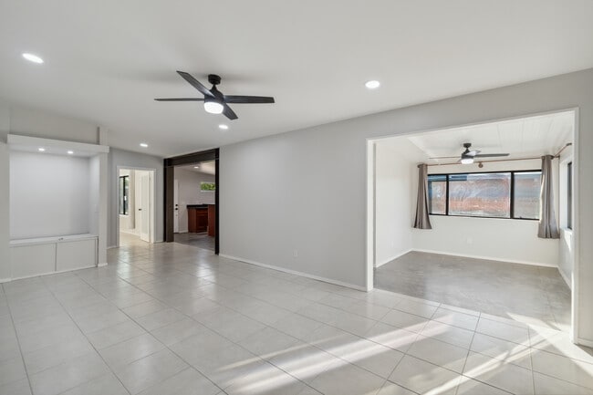 Building Photo - 1612 E Gaylon Dr