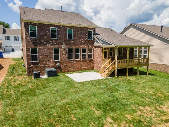 Building Photo - **LIKE NEW, EXECUTIVE HOME IN SOUGHT-AFTER LADD PARK NEIGHBORHOOD, FRANKLIN, TN**