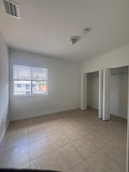 Upstairs bedroom facing front of house - 812 NW 22nd Pl
