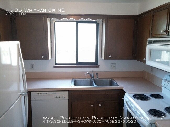 Building Photo - Adorable Duplex with Private Yard and Garage