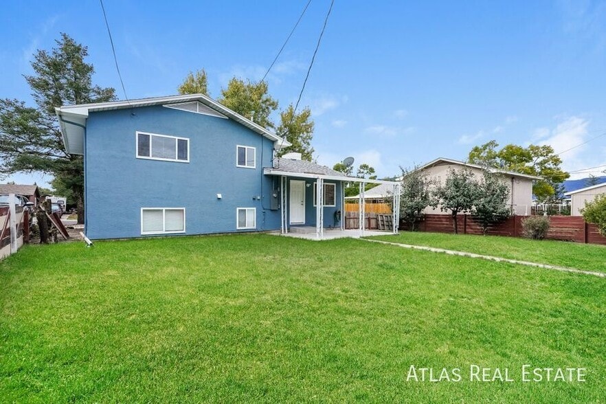 Building Photo - 804 2nd St