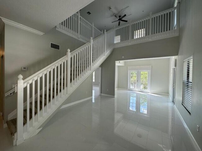 Building Photo - Iconic 2 story corner condo at the Terraces of Celebration. Completely renovated 2 Bedroom, 2 Bat...