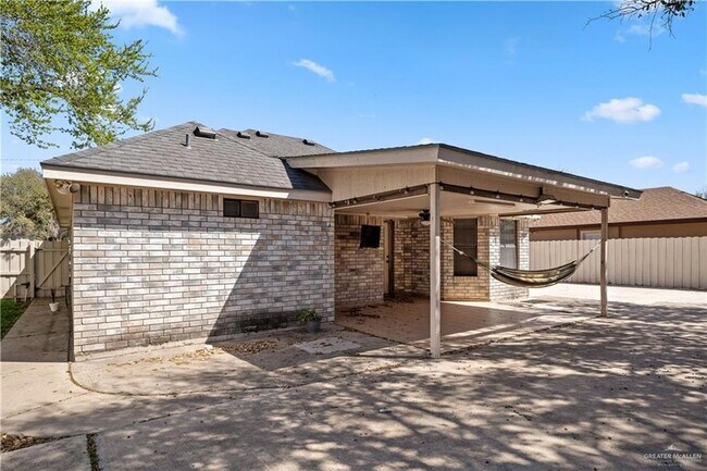 Building Photo - 307 Silverado Dr E