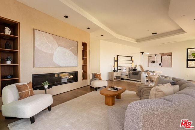 Building Photo - 13331 Mulholland Dr