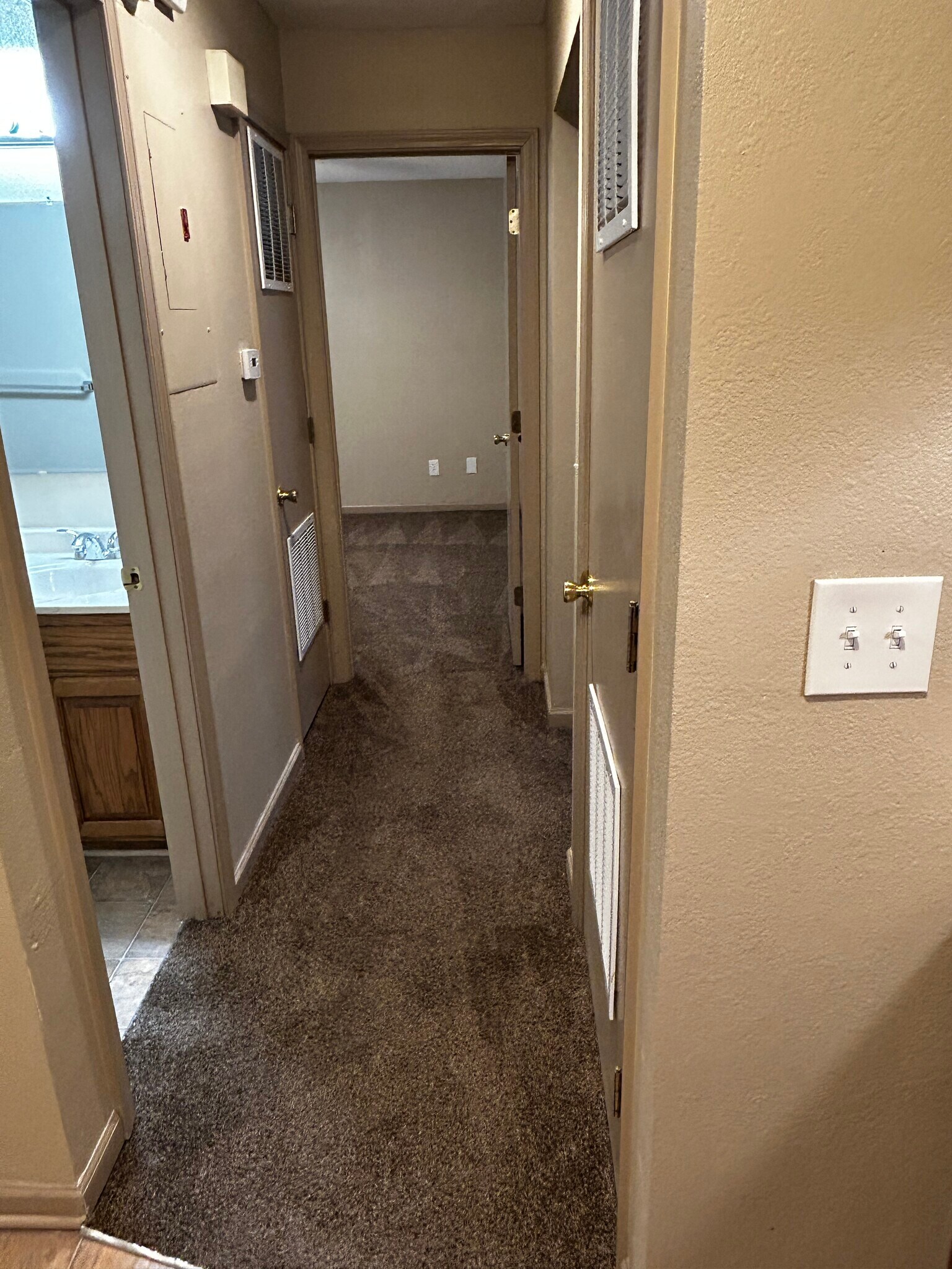 Building Photo - 9127 E 85th Pl