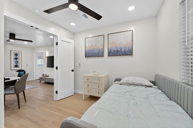 Building Photo - 800 Tropic Isle Dr