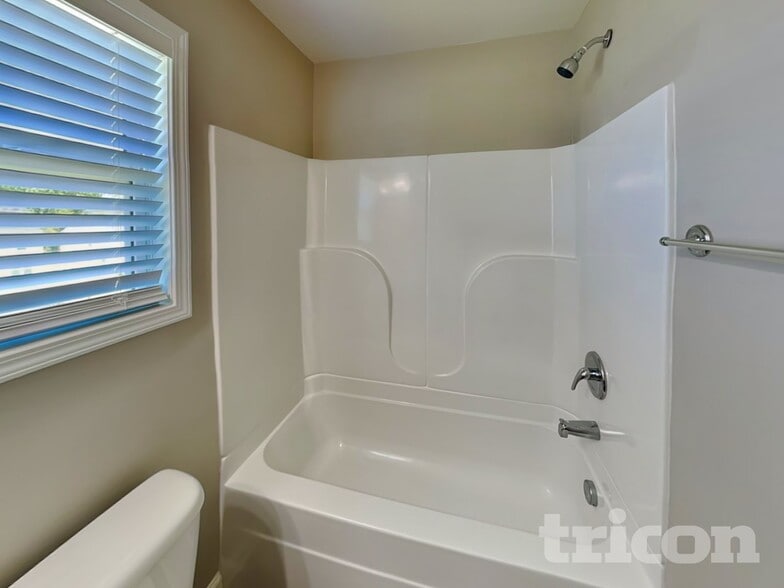 Building Photo - 1090 Heart Pine Dr