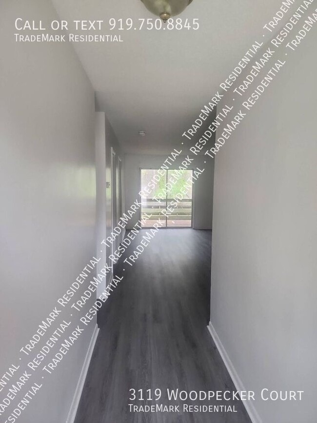 Building Photo - 3119 Woodpecker Ct