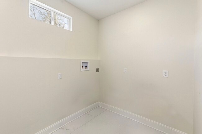 Building Photo - 4414 Whetsel Ave