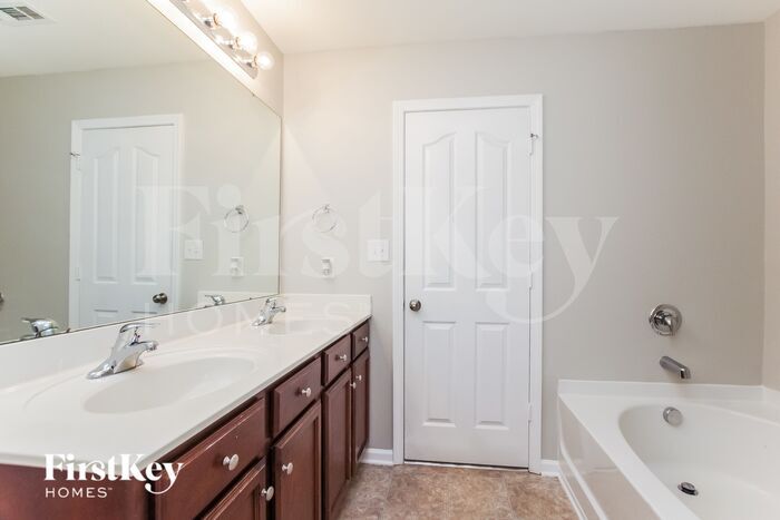 Building Photo - 4816 Manchineel Ln