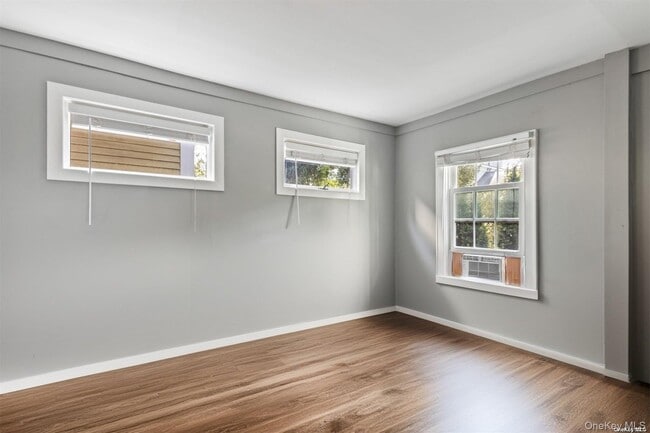 Building Photo - 245 Main St