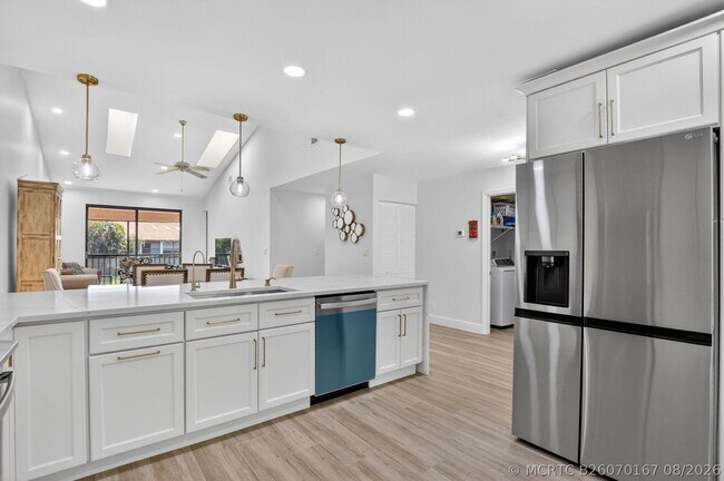 Building Photo - 7917 La Mirada Dr