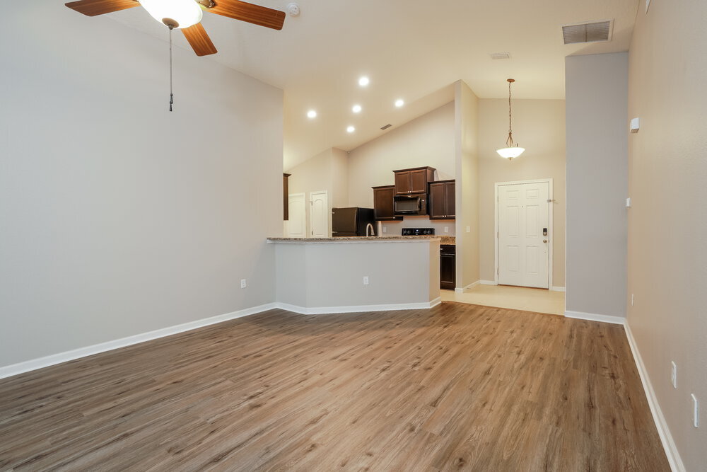 Building Photo - 3340 Ridgeview Dr