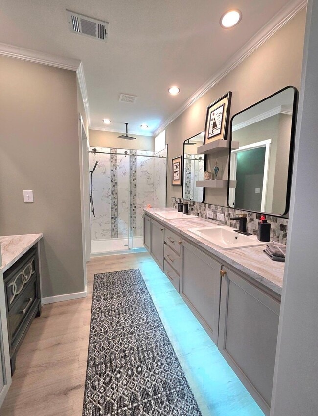 Building Photo - 121 12th St