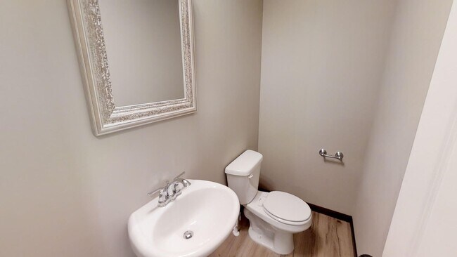 Building Photo - 8726 E Harry St