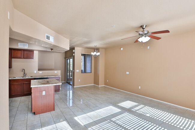 Building Photo - Tri Level, 2bd, 2.5ba condo