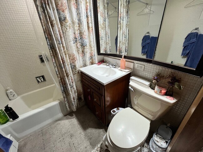 Building Photo - 3707 N Nora Ave