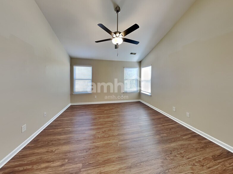 Building Photo - 7217 Winding Cedar Trl