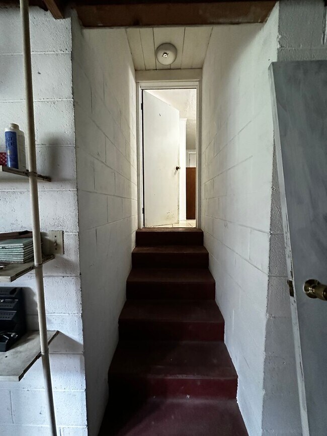 Building Photo - Partially furnished 3 bed/ 1.5 bath - Morristown, TN