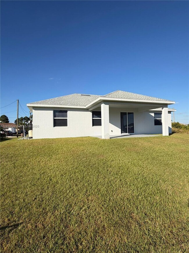 Building Photo - 2923 22nd St SW