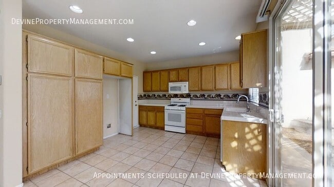 Building Photo - 14124 Visions Dr